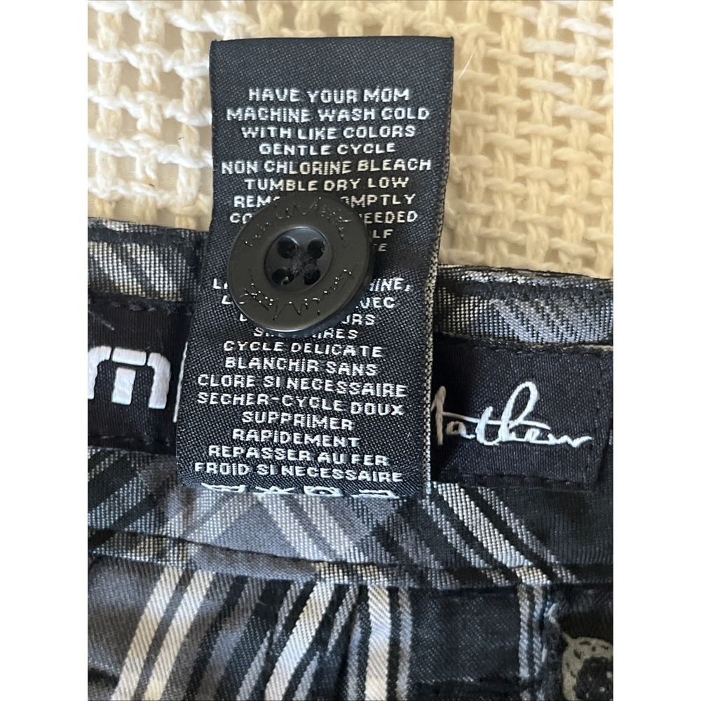 Travis Mathew Shorts Black Gray Plaid Performance Golf Stretch Mens 32 x 10‎ - Picture 7 of 7